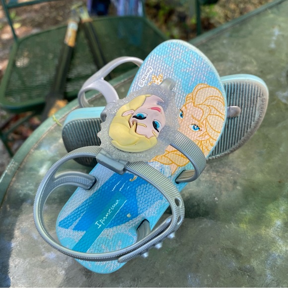 Disney Frozen Sandals - Picture 3 of 4